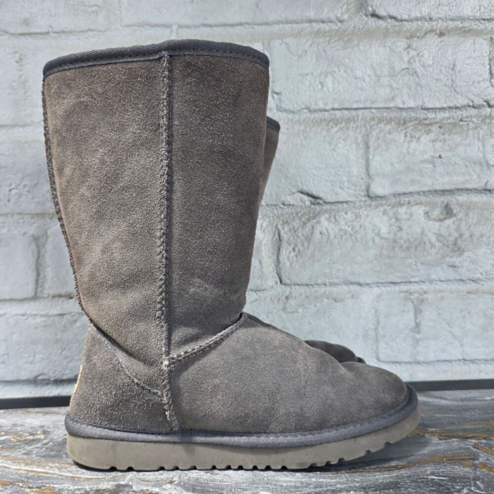 UGG Australia Women's Classic Tall Grey Suede Sheepskin Boots Size 8